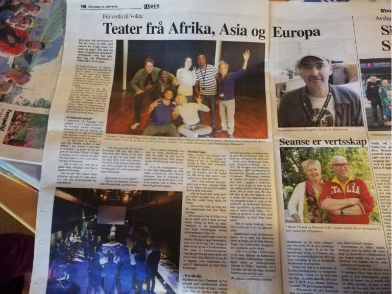 Bild från den norska tidningen Mre.no reportage med titel "Frå verda til Volda: Teater frå Afrika, Asia og Europa” 